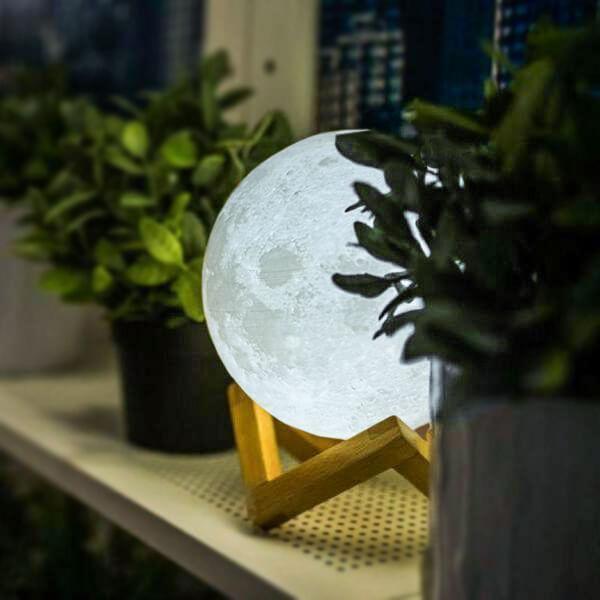 Lua Luminária 3D (com Stand em Madeira) - TUDO QUE EU SONHEI